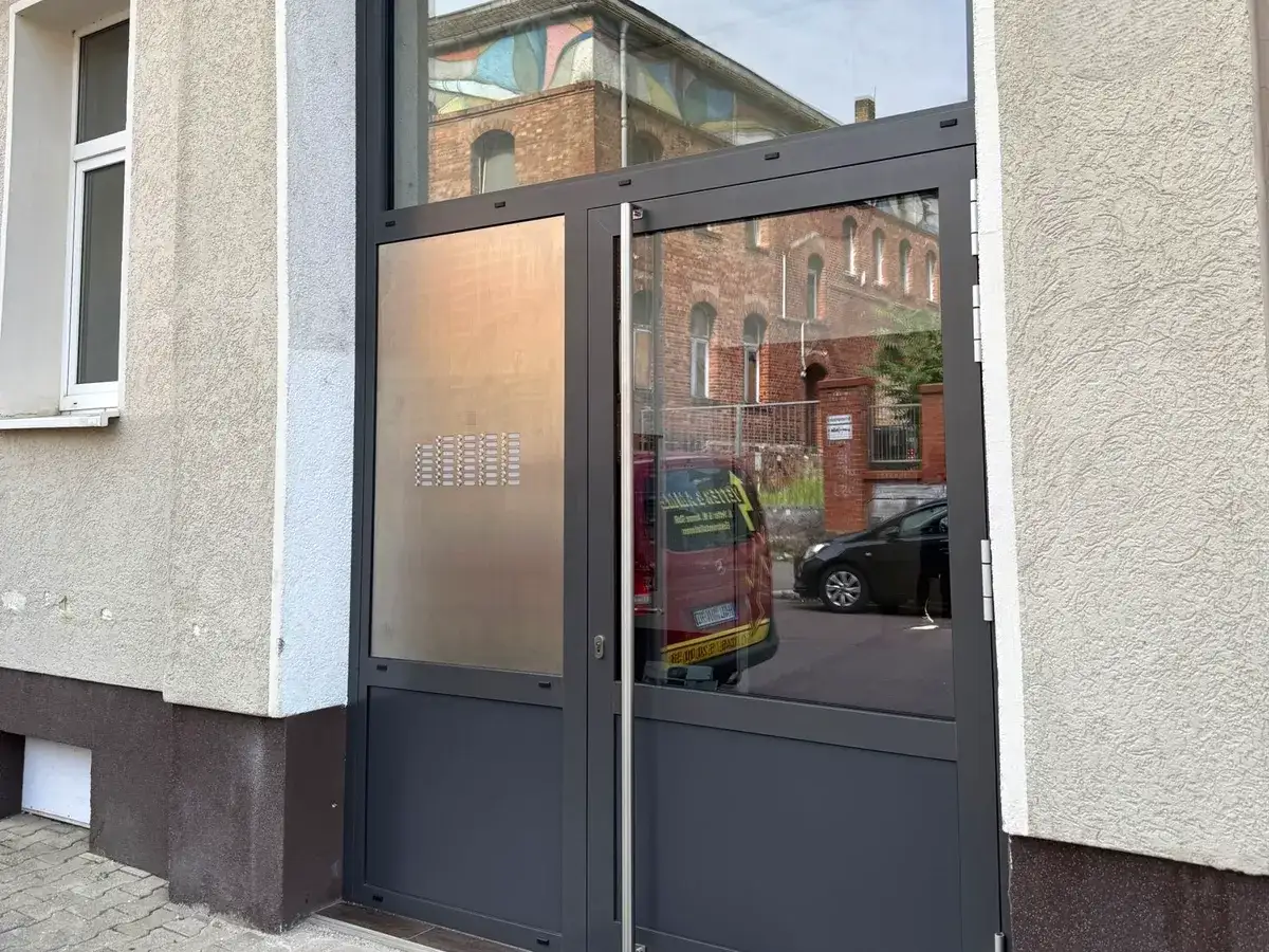 Nachher: Haustür: neue Eingangstür